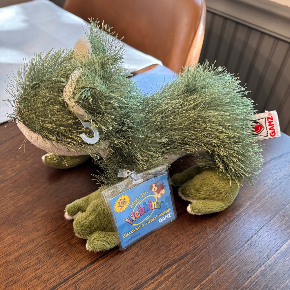 Webkinz HM001 Plush Frog with Code
